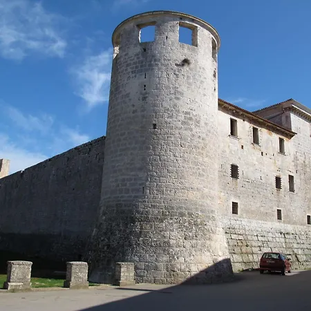 Lea-1 By Interhome 帕津